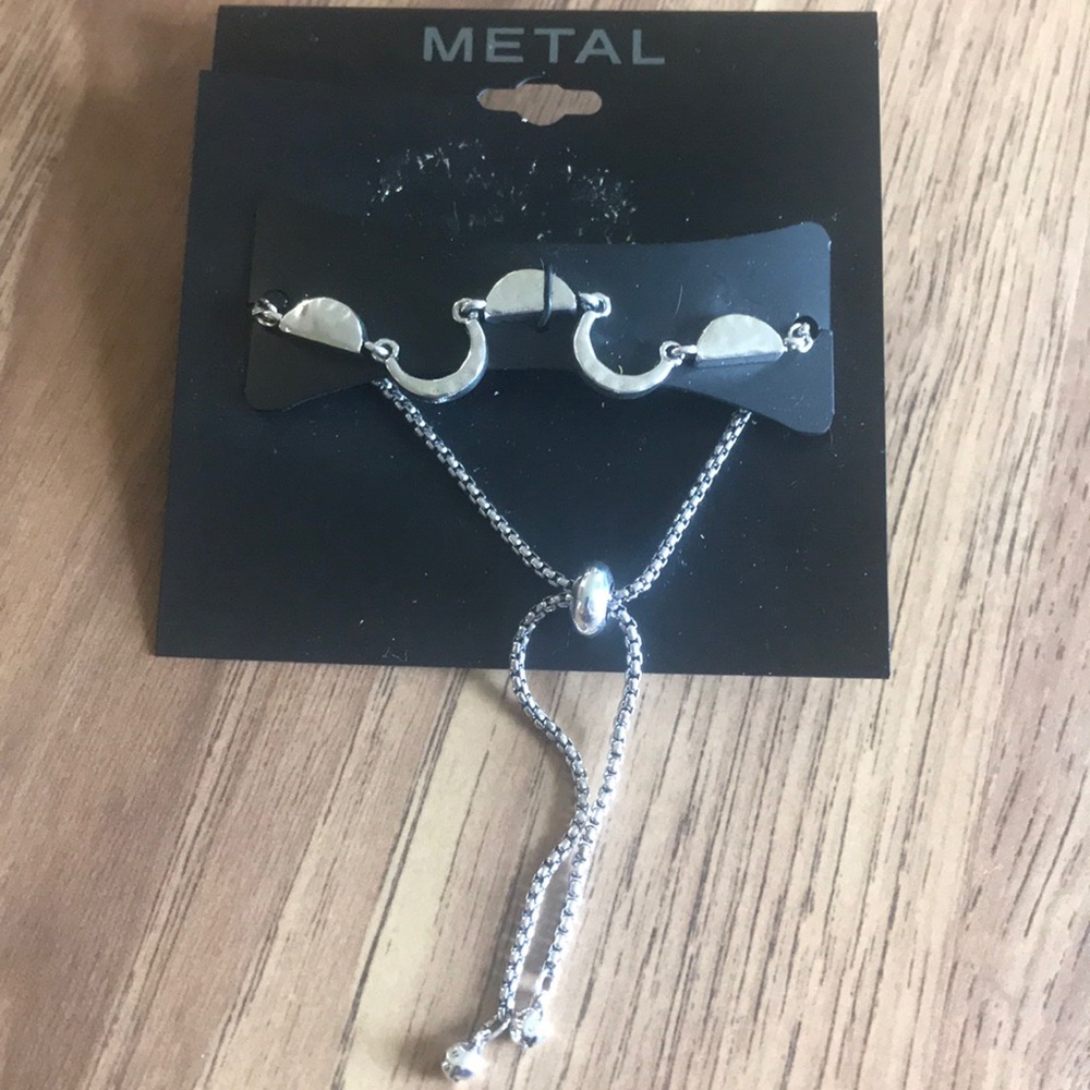 Metal brand toggle bracelet